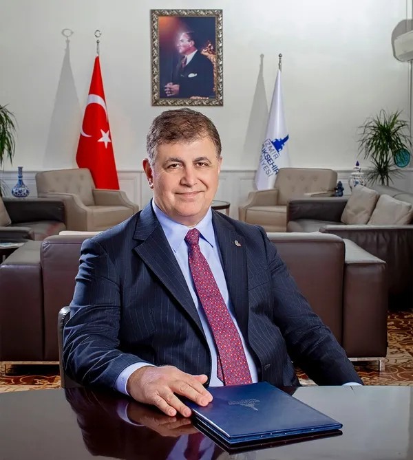 İZBB Başkanı Tugay’a bürokrat dayanmıyor! Önce atama yapıyor sonra görevden alıyor